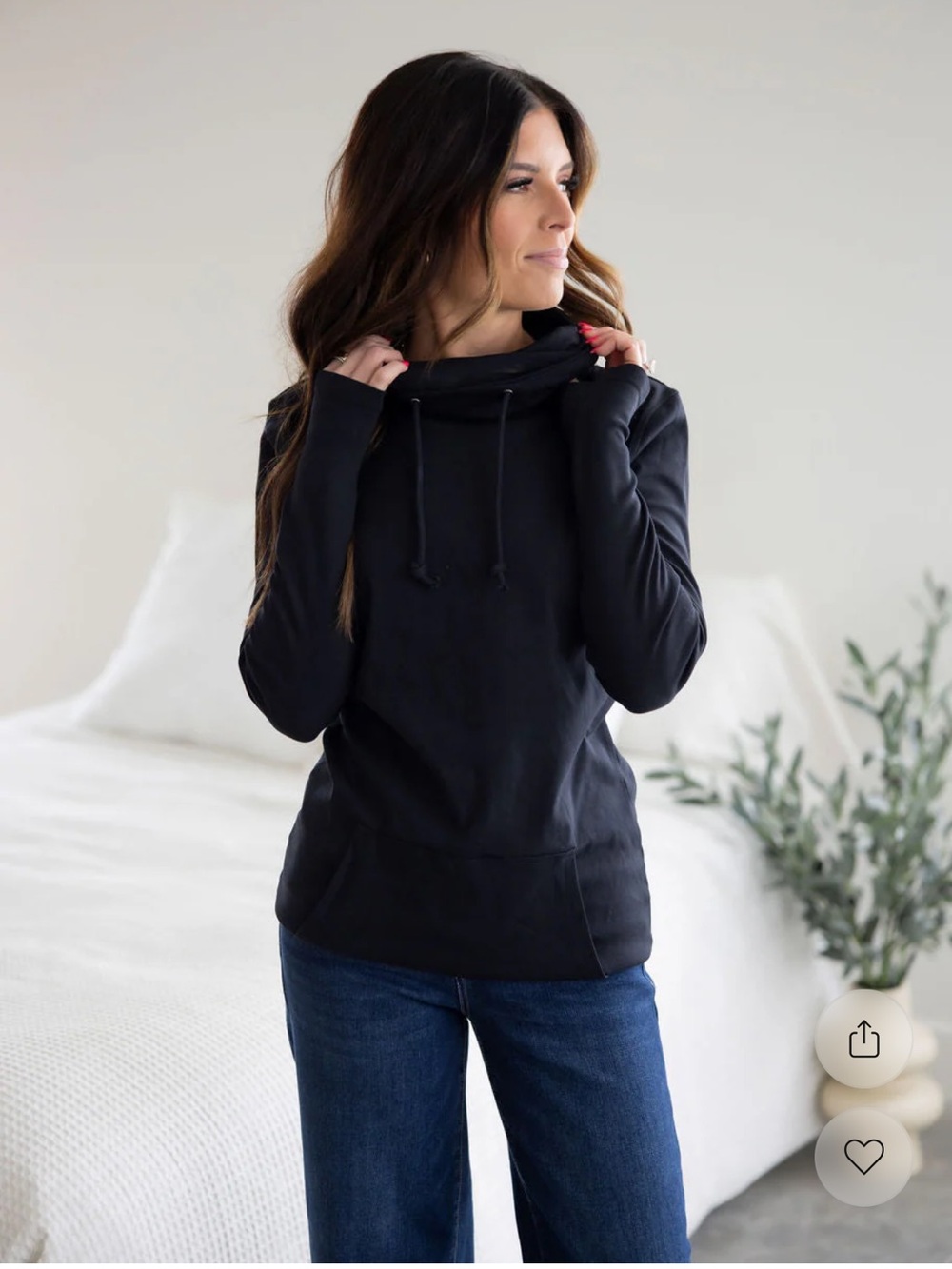 Women's Black Pullover Hoodie Sweatshirt